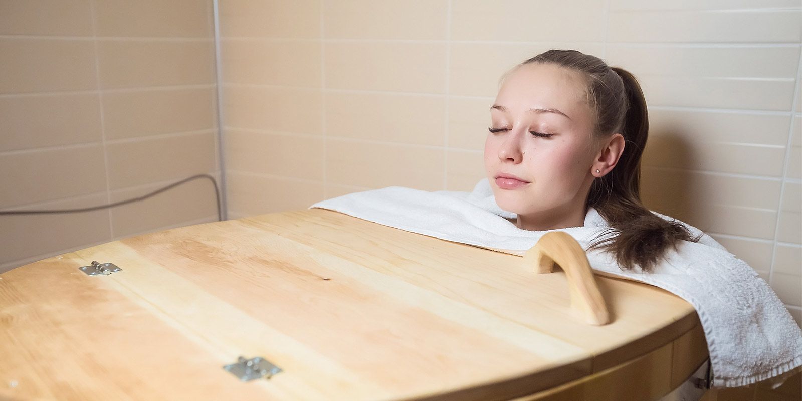 Sauna vs Hot Tub – Which is Better?