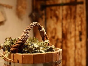 What Is A Cedar Barrel Sauna? 